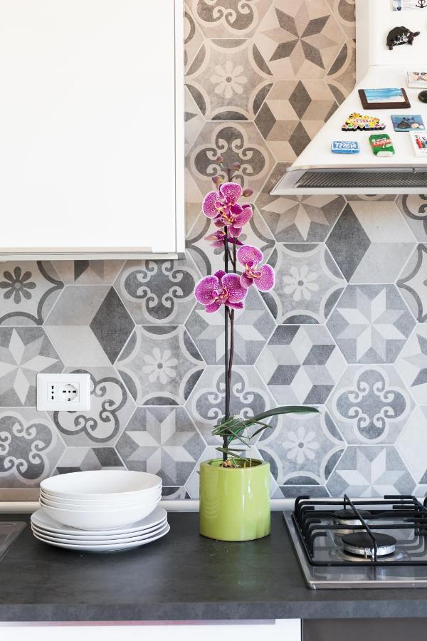 Galeria Home Apartments 앙귈라라사바치아 외부 사진